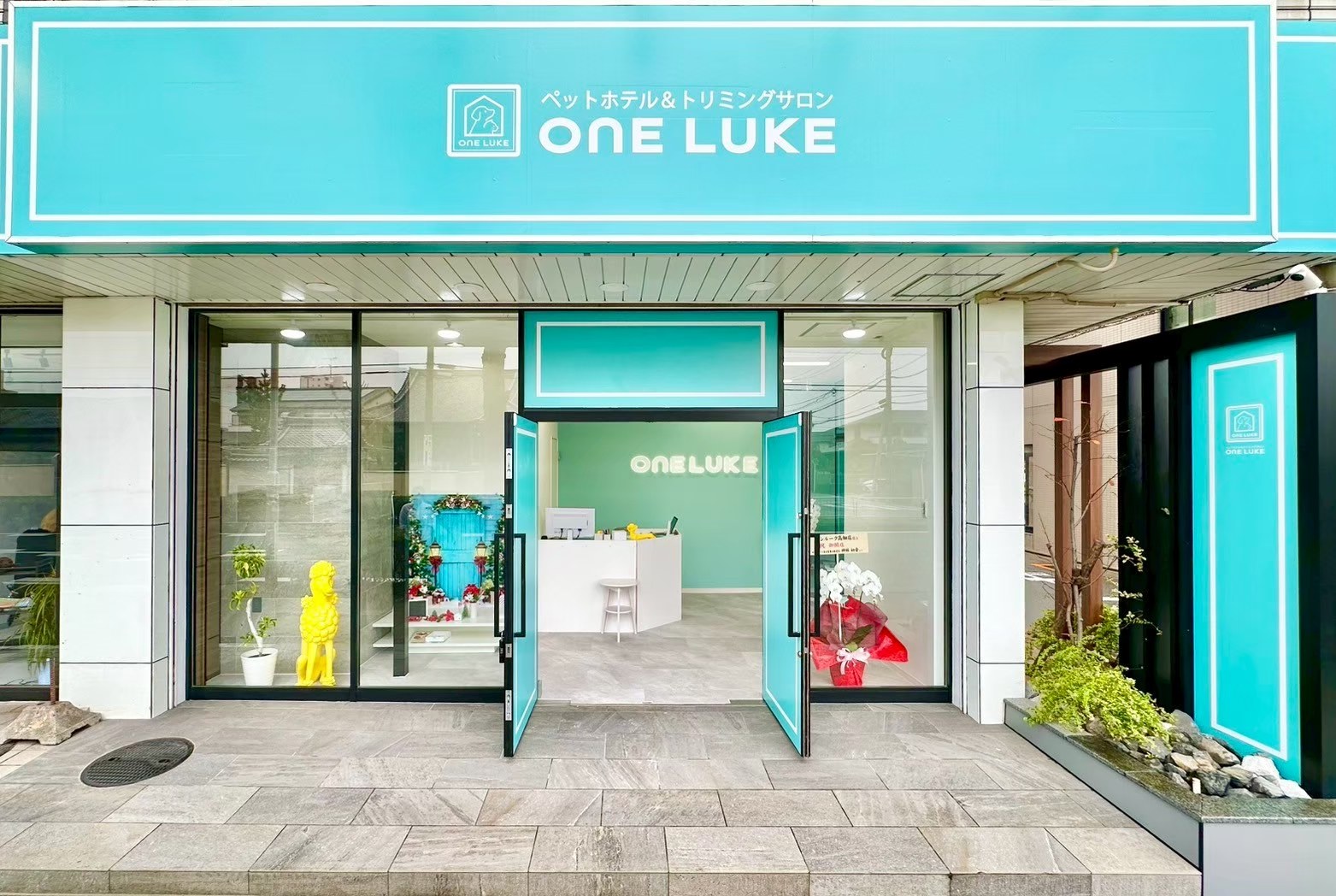 ONE LUKE の店舗外観